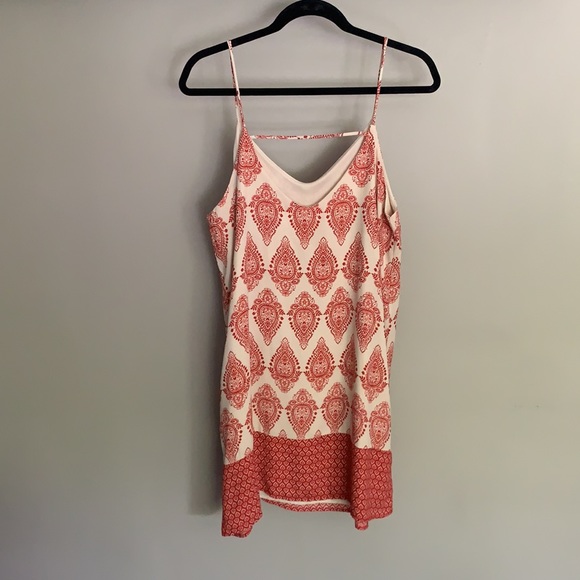 Patterned Shift Dress - Picture 2 of 6